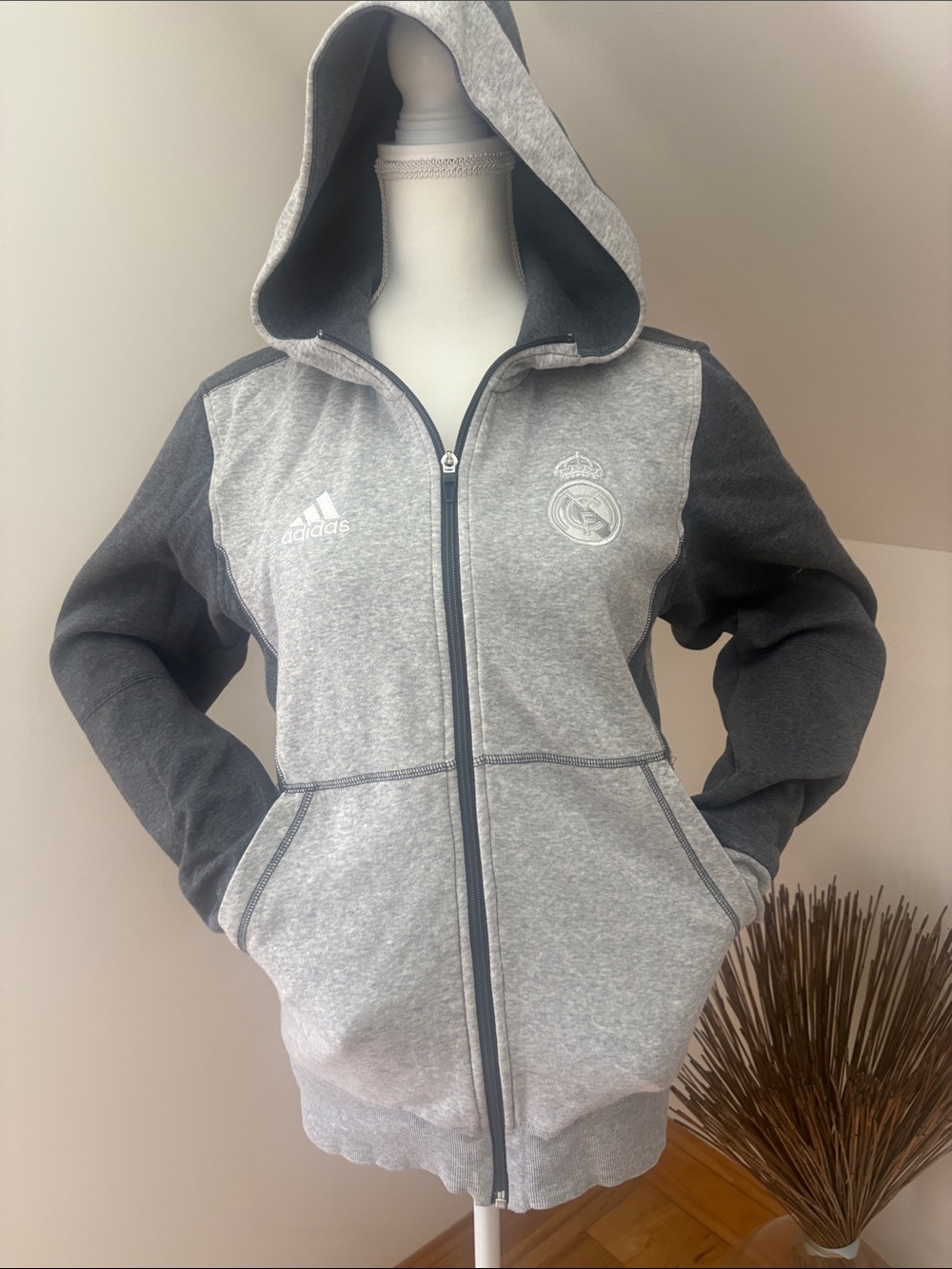 Adidas athletic Gray & Dark Charcoal Real Madrid Hooded Zip Jaclet Sz S, unisex